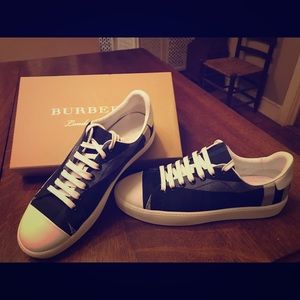 Burberry classic plaid sneakers!!
